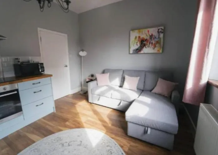 Stylish 1-Bed Apartment In Bath - Sleeps 4
