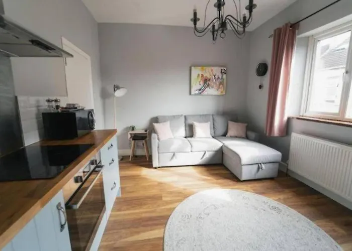 Stylish 1-Bed Apartment In Bath - Sleeps 4