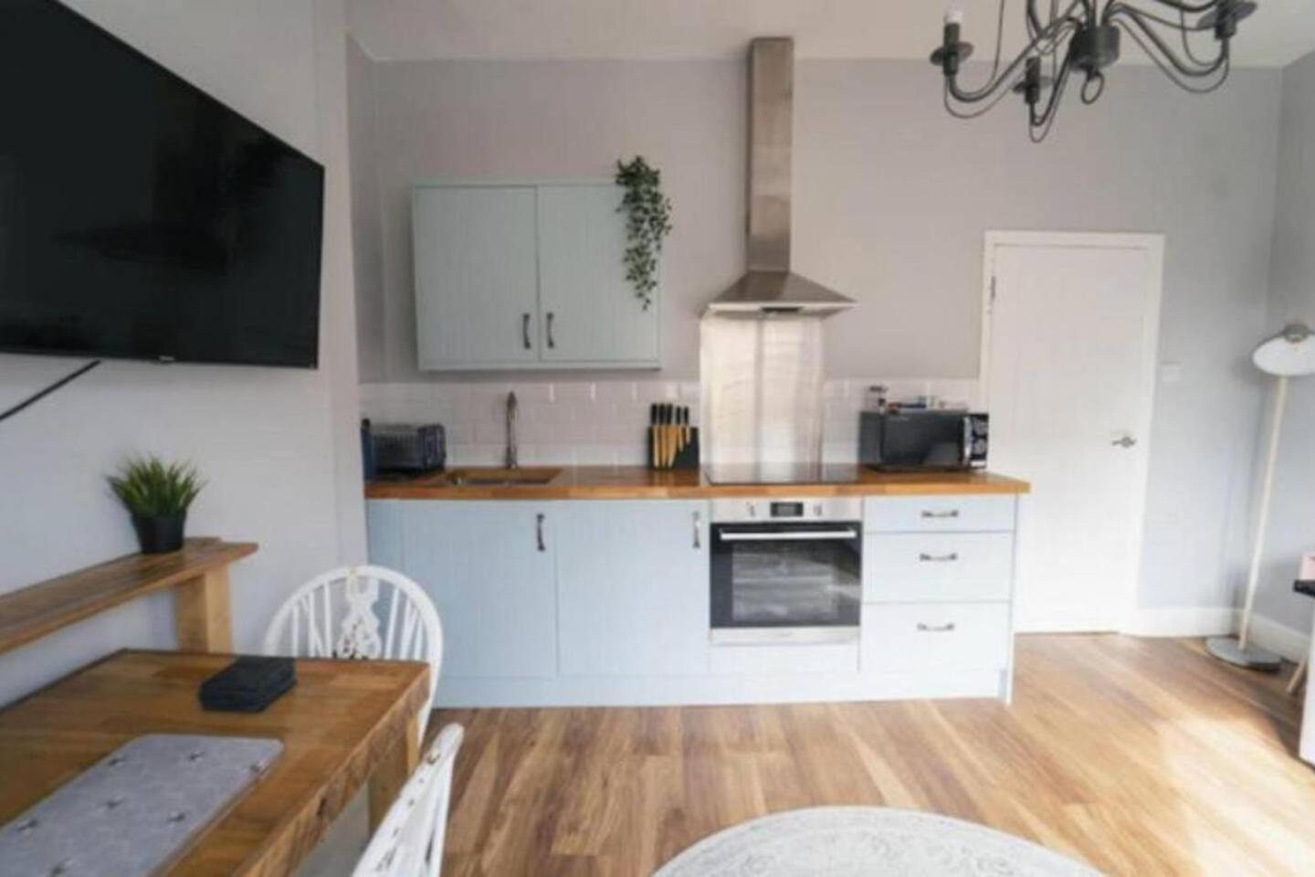Stylish 1-bed In - Sleeps 4 Bath