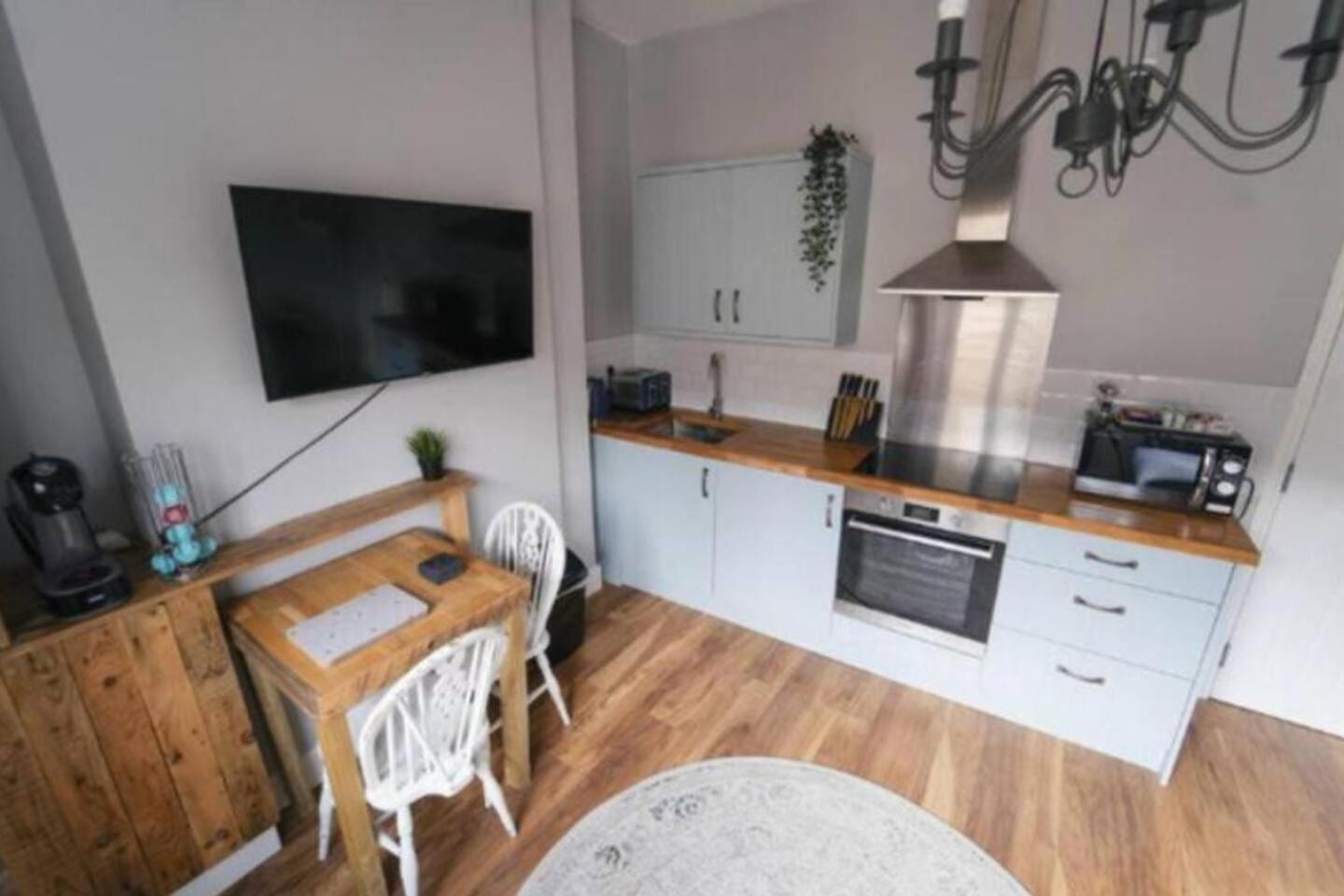Stylish 1-bed In - Sleeps 4 Apartment